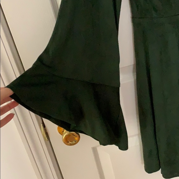 Green dress - Picture 4 of 5